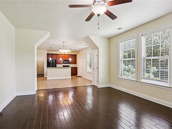 5th image of 4733 Overton Dr