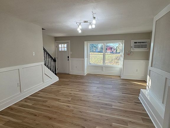 4th image of 644 Kline Ave #7