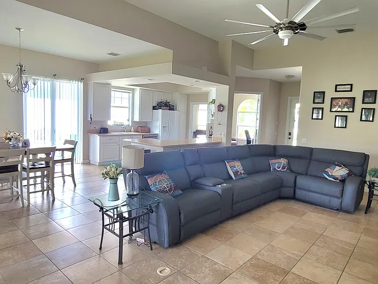 2302 Heydon Cir W — Photo 4
