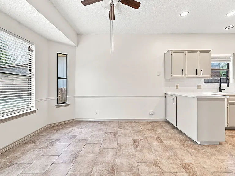 2207 Lancaster Gate Cv — Photo 28
