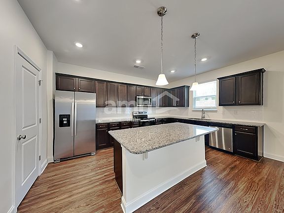3rd image of 1124 Bentley Park Dr