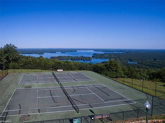 5th image of 532 Rocky Cove Ln