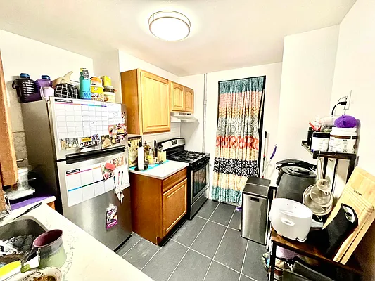 Rented by Pear NYC LLC | media 8