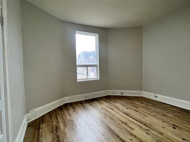 533 Church St #5 — Photo 6
