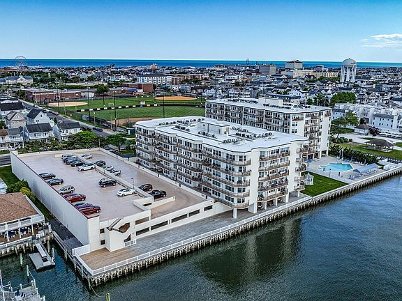 4th image of 500 Bay Ave APT 510S