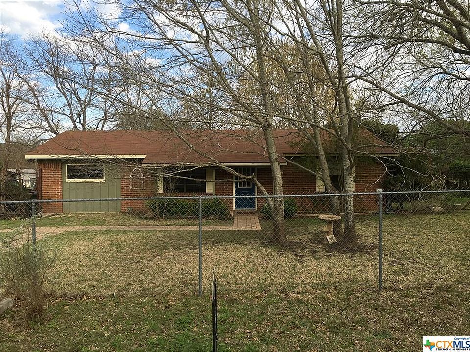 1st image of 205 Blanco Dr