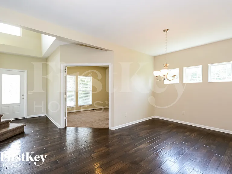 6747 Waverly Park — Photo 5