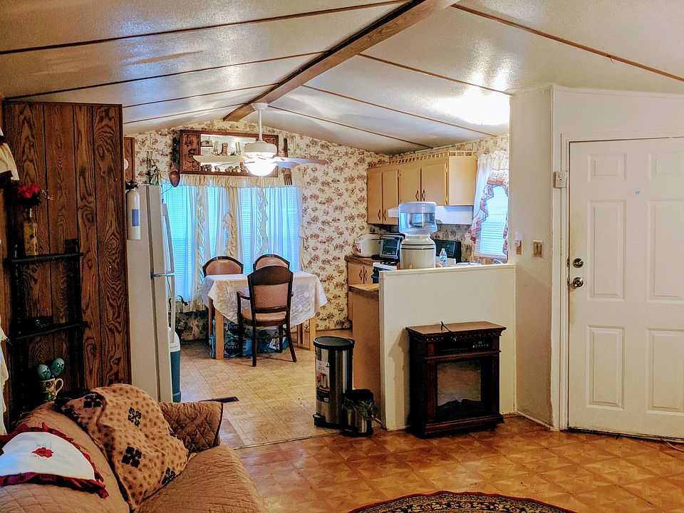 2nd image of 2843 Terry Ln