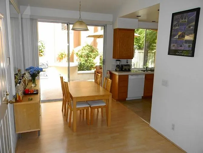 7 La Ronda — Photo 2