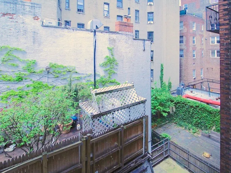 251 E 13th St #2 — Photo 16