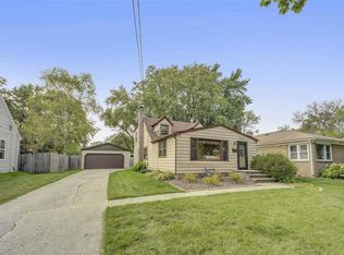 1414 Bismarck St, Green Bay, WI 54301