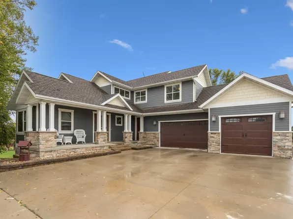 2425 Bishop Ave, Waverly, IA 50677