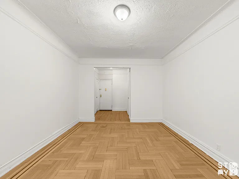 400 Clinton Ave #5C — Photo 3