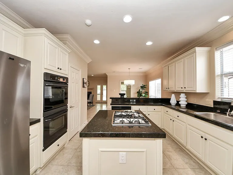 14207 Jade Cove Dr — Photo 22