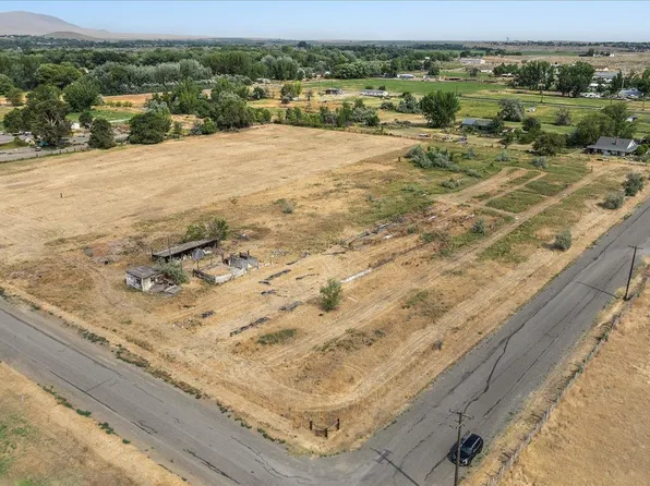 1801 Jones Rd, Richland, WA 99354