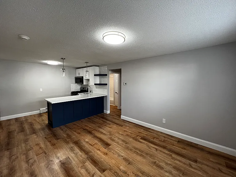 124 Vernon St — Photo 5