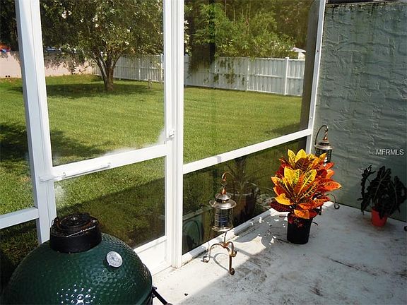 5th image of 910 Highlands Blvd
