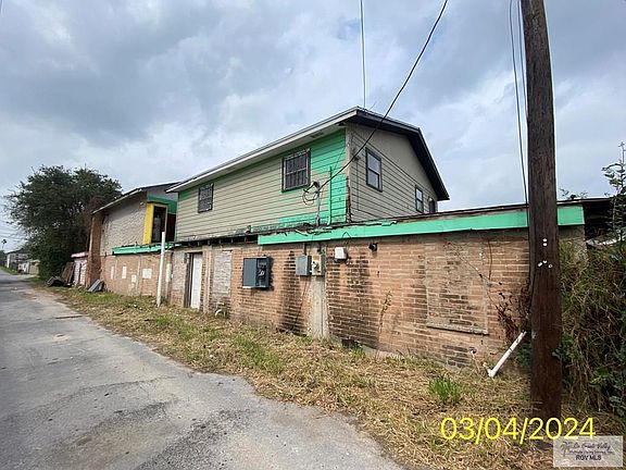 2nd image of 1243 W Elizabeth St