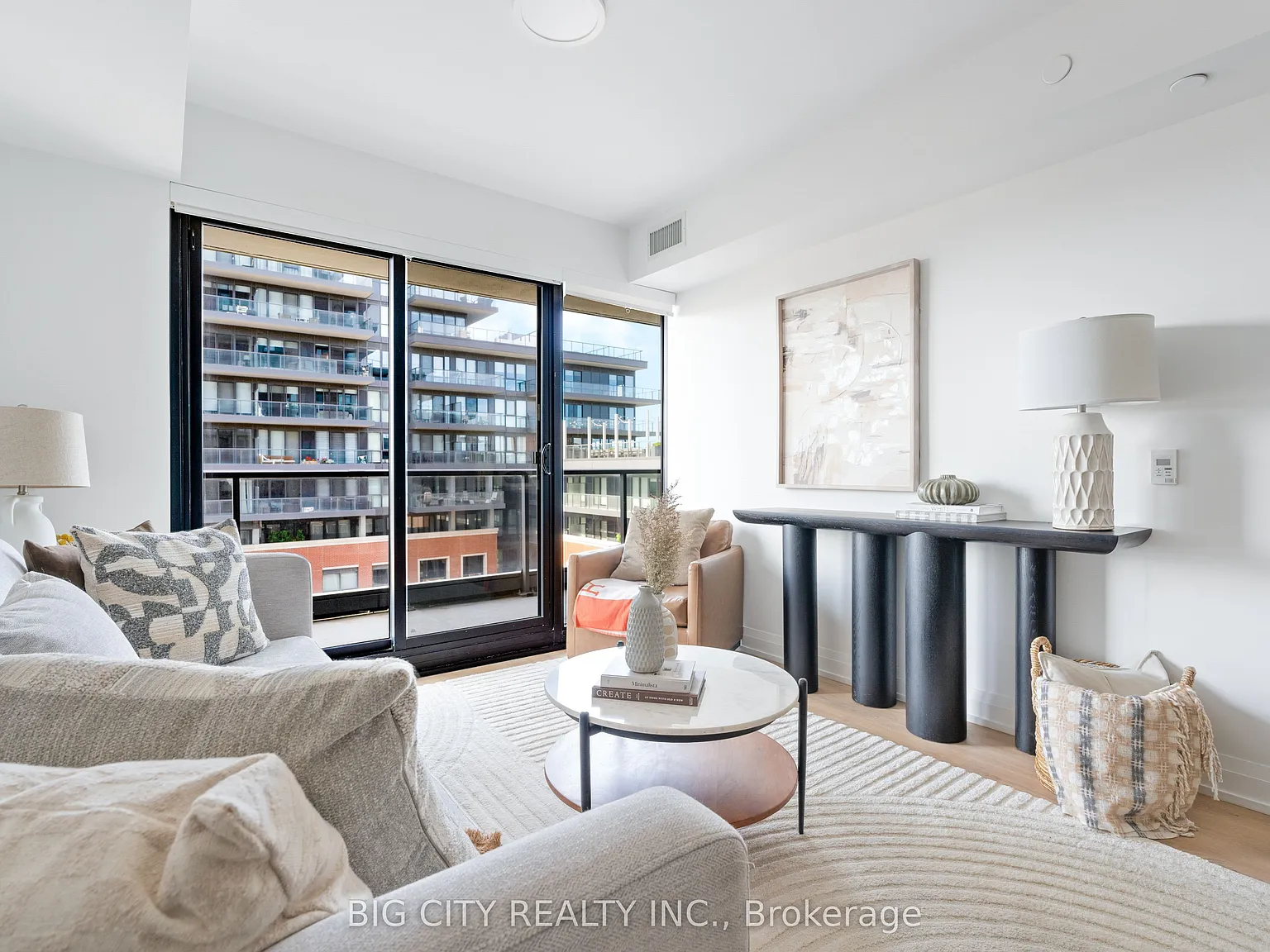 1 bed, $2,300 — Photo 3