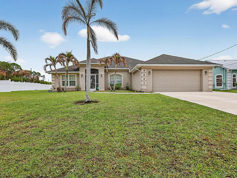 5547 NW Cordrey St — Photo 3