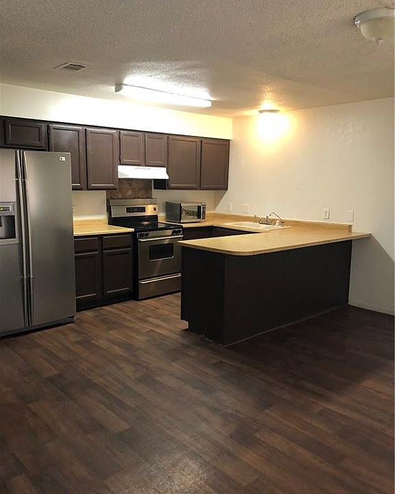 1st image of 849 Hedge Way Unit 6