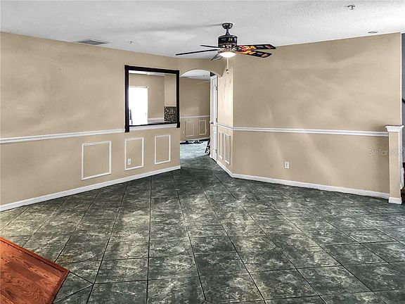 3rd image of 9771 Hollyhill Dr