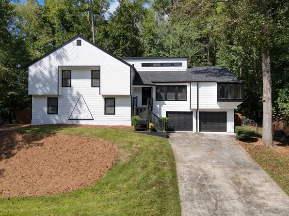 2153 Deep Woods Way, Marietta, GA 30062