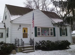 4161 Motorway Dr, Waterford, MI 48328