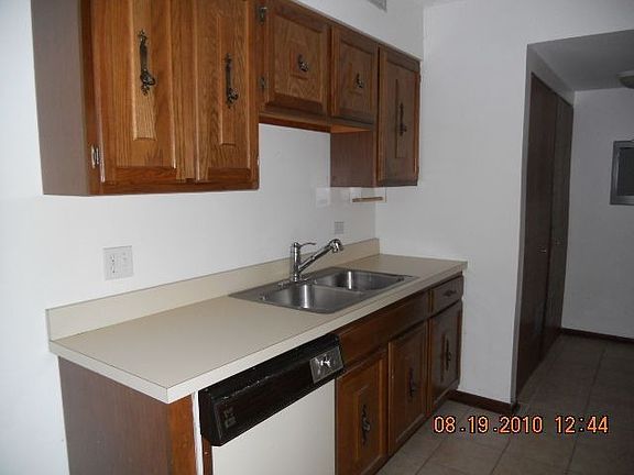 5th image of 257 Stoneybrook Ln APT 2G