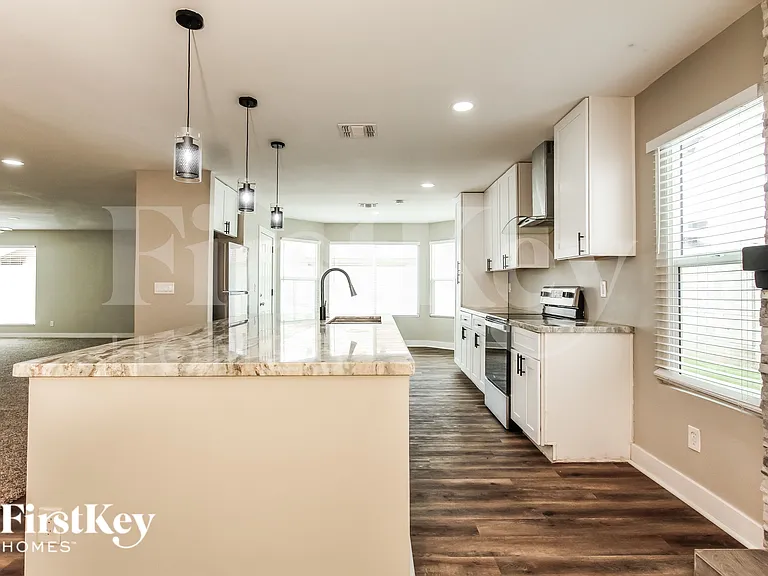 8038 W Windrose Dr — Photo 5