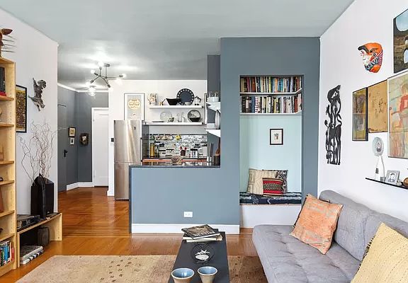 3rd image of 17 Chittenden Ave APT 5A