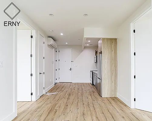 3rd image of 3421 Glenwood Rd #4J
