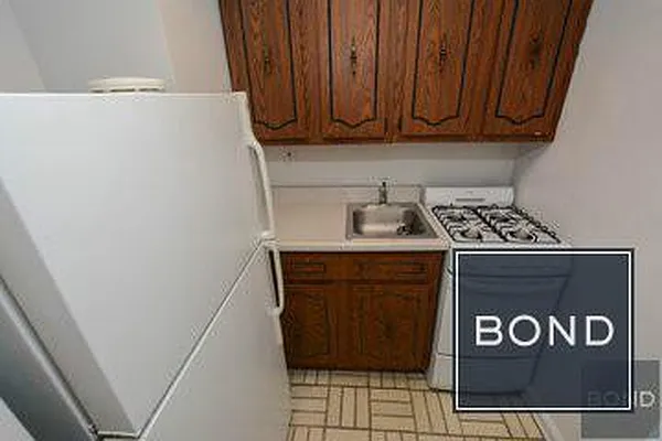 Rented by Bond New York | media 5