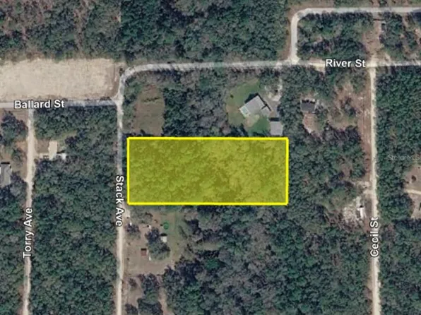 112 Stack Ave, Interlachen, FL 32148