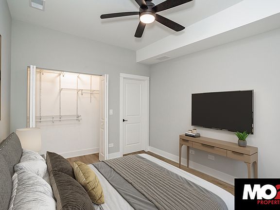 3rd image of 2407 N Kedzie Blvd #203
