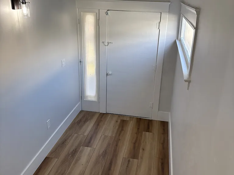 277 N Orange St — Photo 3