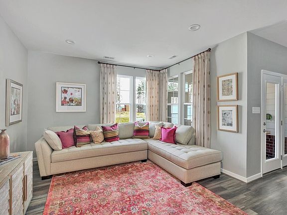 4th image of 320 Short Ridge Way