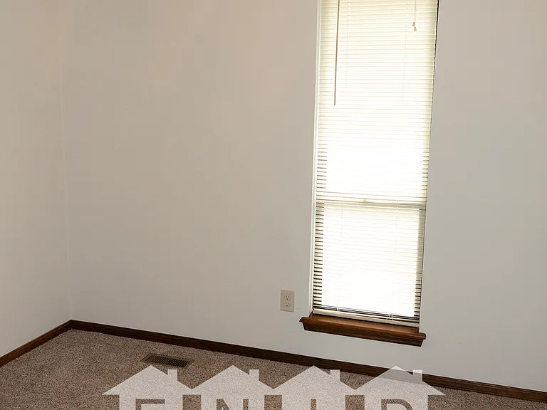 128 N Texoma Dr — Photo 9