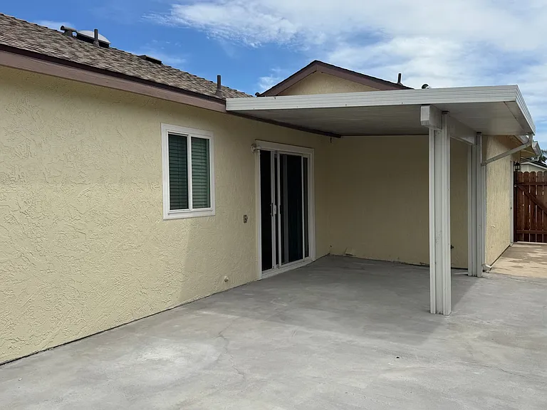 2047 Deauville Dr — Photo 28