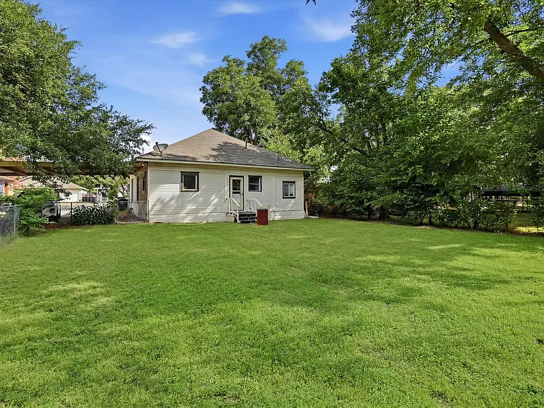 411 Poindexter Ave — Photo 25