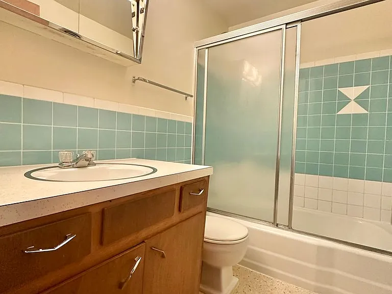 2517 N Garfield Ave — Photo 15