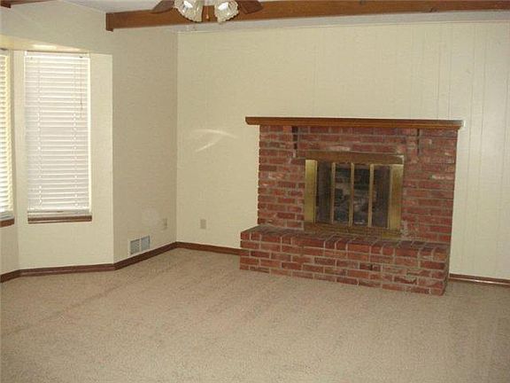 4th image of 600 Skylark Dr
