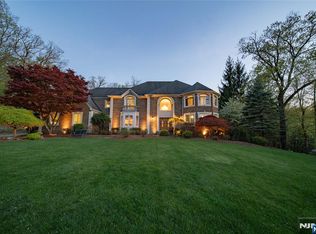 43 Walsh Dr, Mahwah, NJ 07430