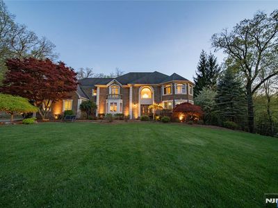 43 Walsh Dr, Mahwah, NJ, 07430