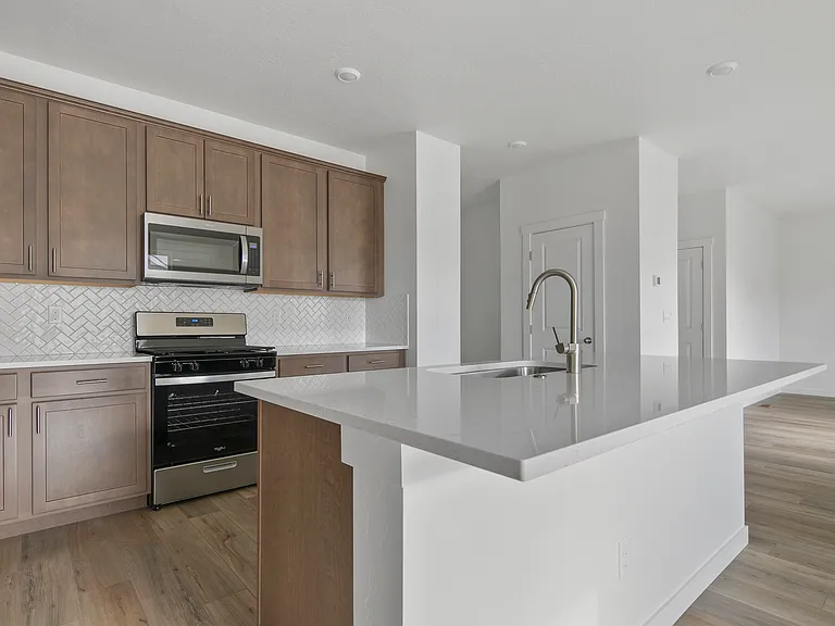 477 W Norwich St — Photo 11