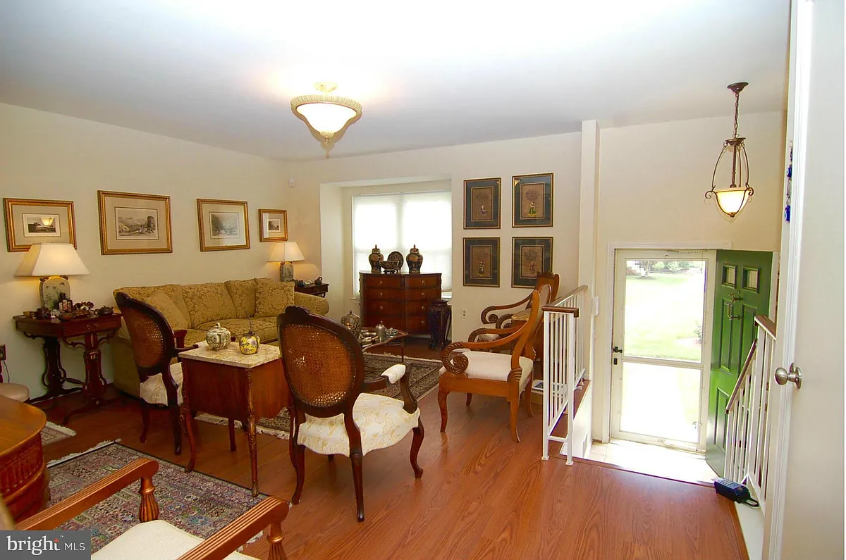 Building Photo - 123 Lazy Hollow Dr