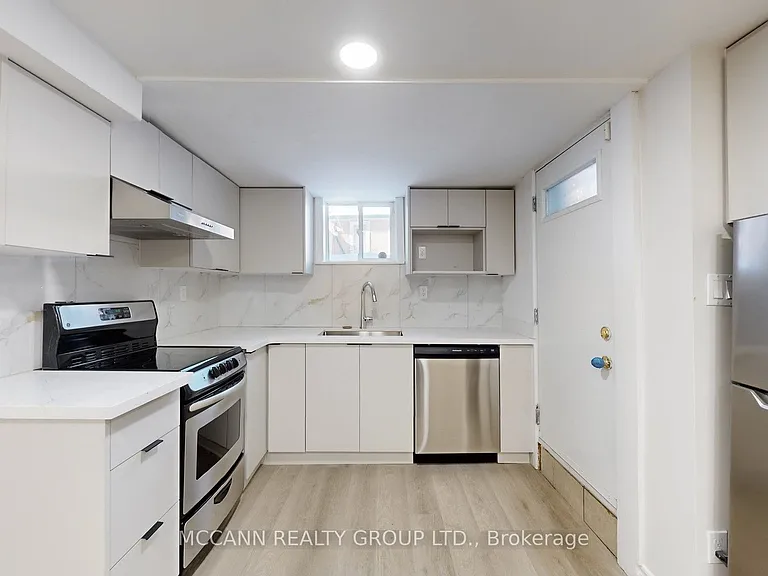 274 Boon Ave — Photo 4