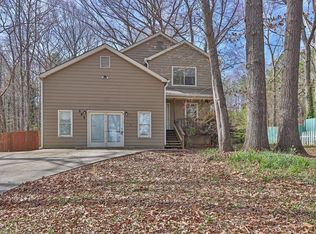 585 Lake Dr, Snellville, GA 30039