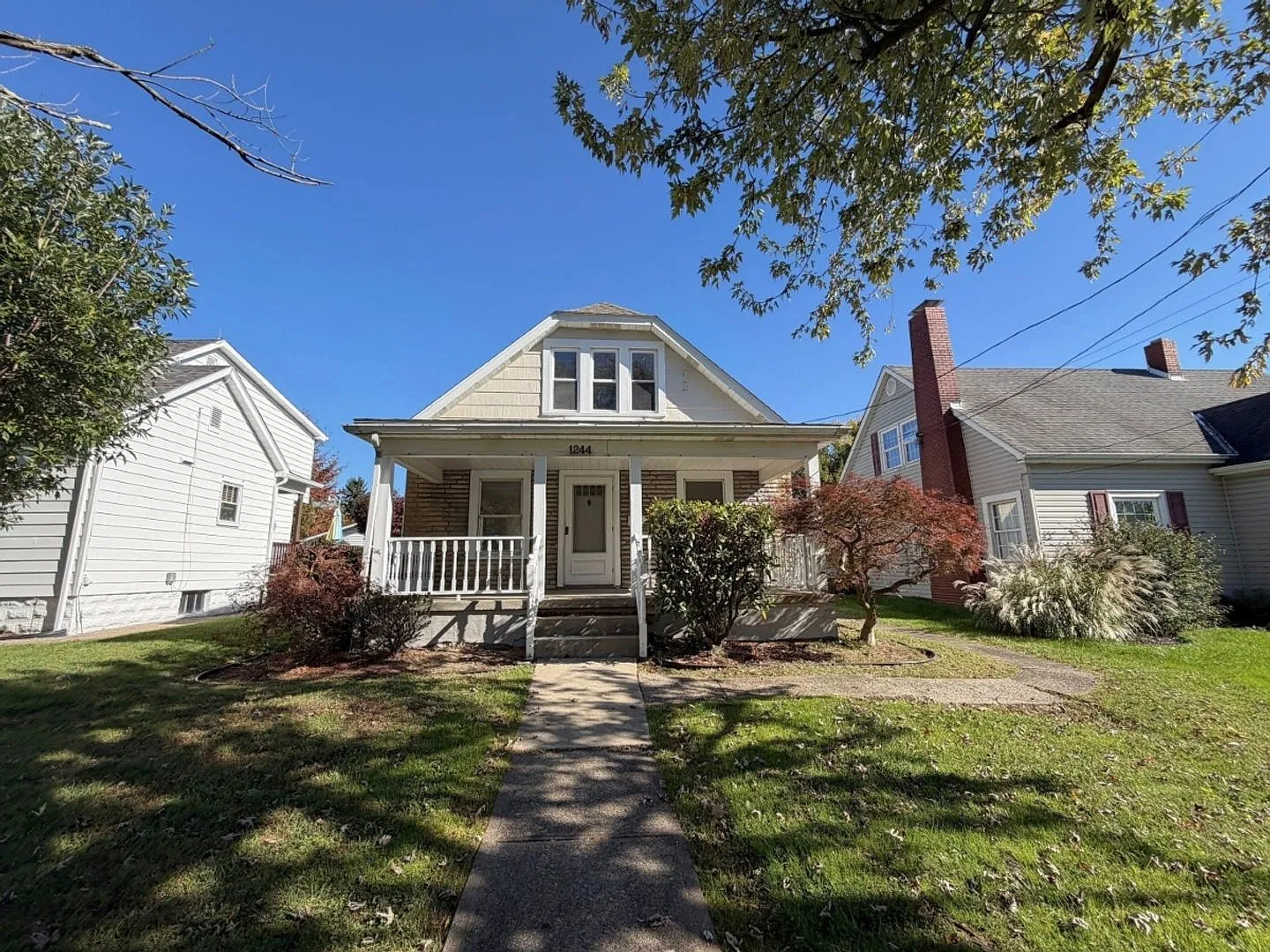 Beautifully Renovated 3 Bedroom Home in Marland Heights, Weirton! — Photo 2