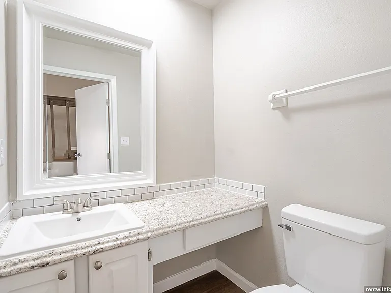 8827-8865 W Appleton Ave — Photo 6